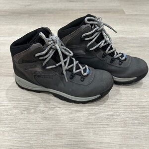 Columbia Newton Ridge Hiking Boot Waterproof size 9 EUC